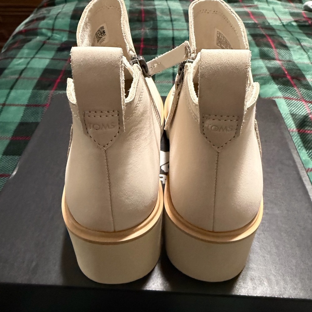 TOMS Maude Wedge Cream Ankle Bootie - Picture 2 of 10
